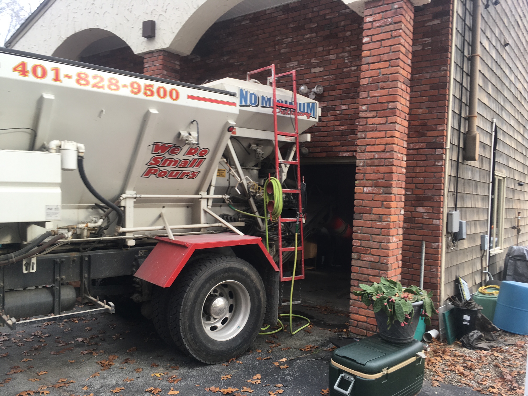 Small quantity short load mobile mix concrete delivery in ri - no minimum home or business delivery